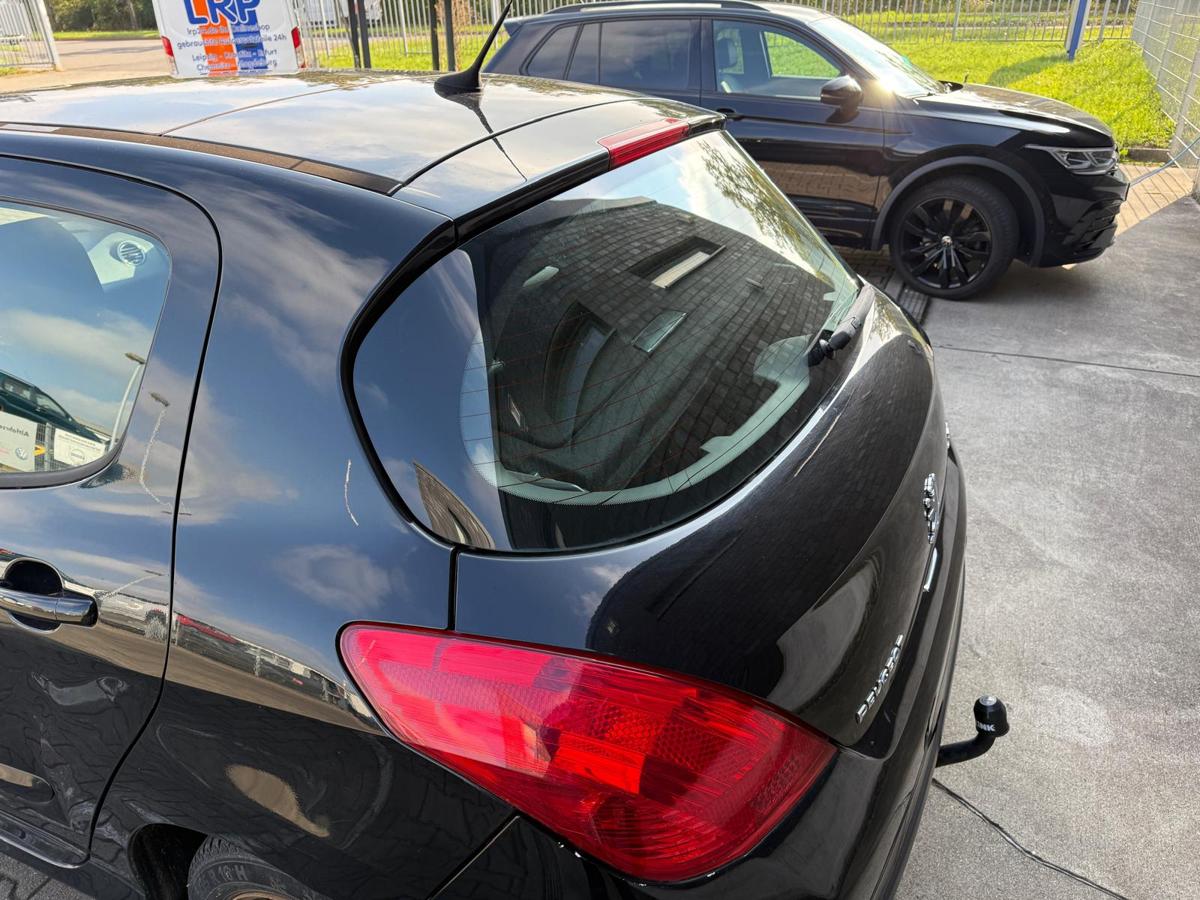 Peugeot 308 I original Heckklappe mit Scheibe KTV Schwarz Fließheck Rohbau BJ09 Peugeot 308 I original Heckklappe mit Scheibe KTV Schwarz Fließheck Rohbau BJ09